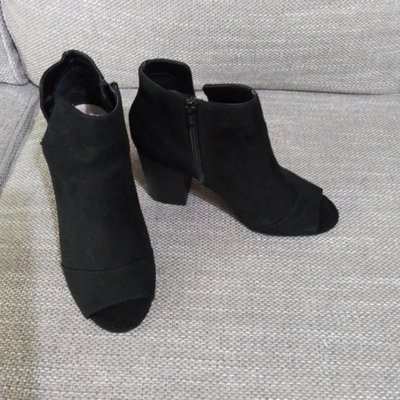 Womens Black Ankle Booties - Picture 1 of 8